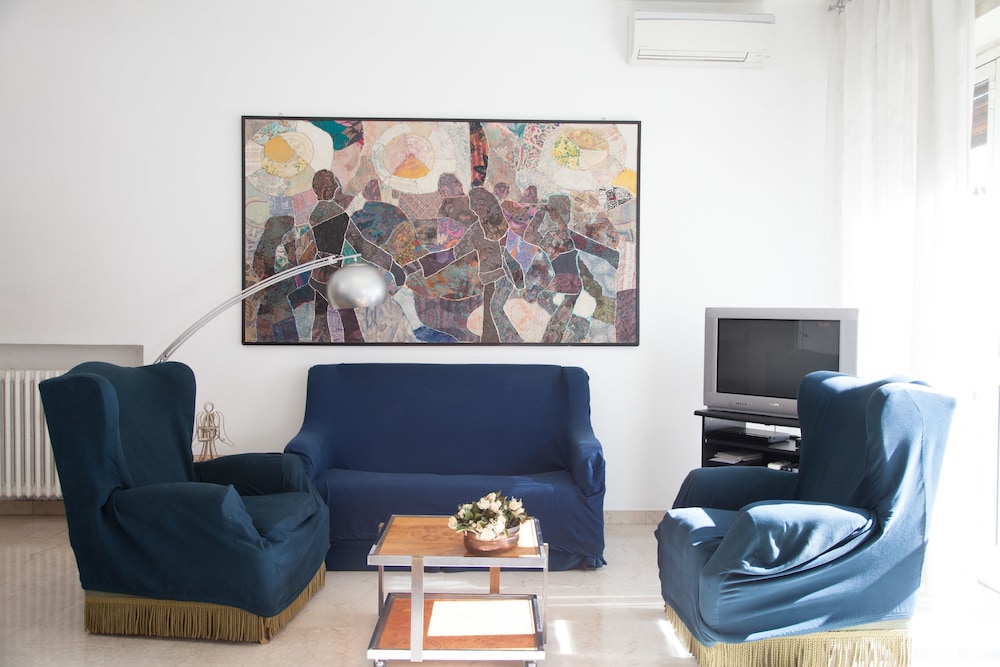 Rental In Rome Devoti Apartment