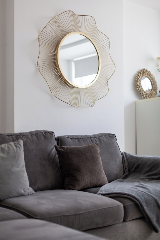 Spacious & Chic 3bed House in London