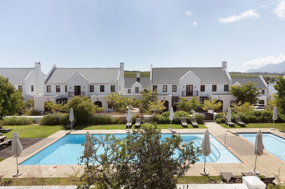 Winelands Golf Lodges at De Zalze