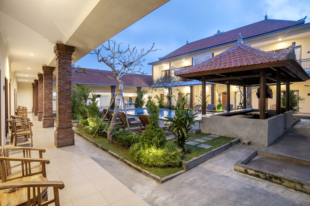 Tom's Inn Pecatu