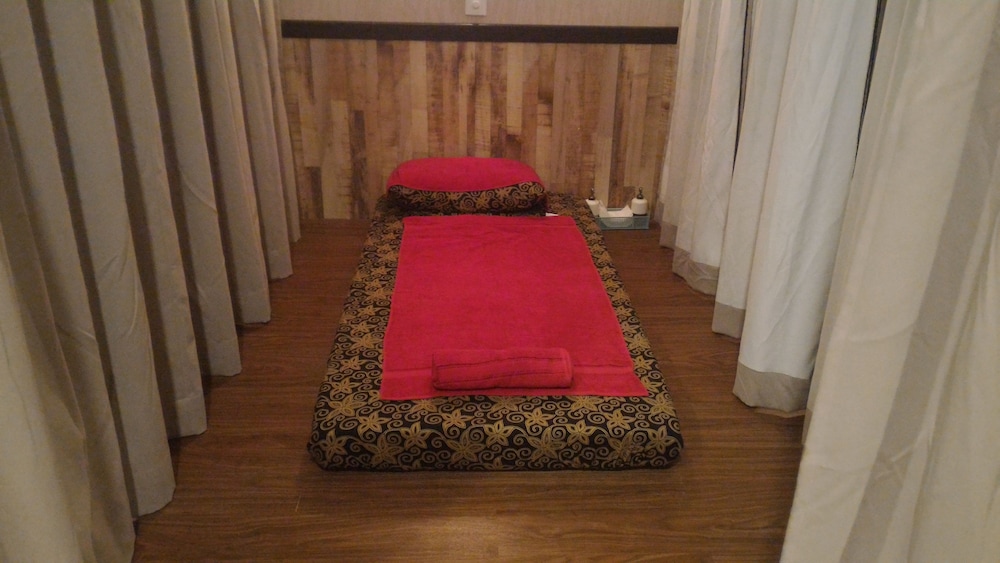 The Golden Bay Hotel Batam 33