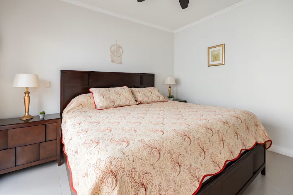 Beautiful Condo Just Steps From Avenida Escazu in an Unbeatable Location