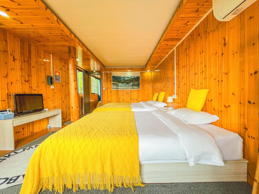 Happy live hotel