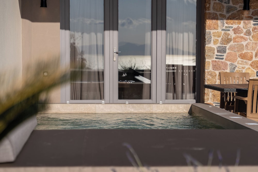 Illusion Suites