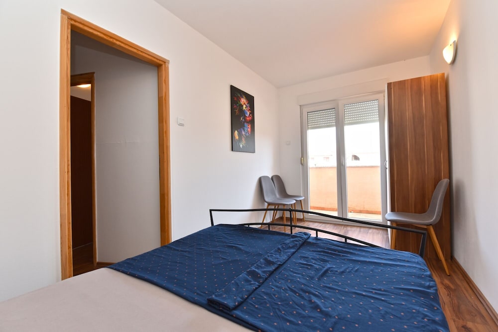Apartments Arsen 928