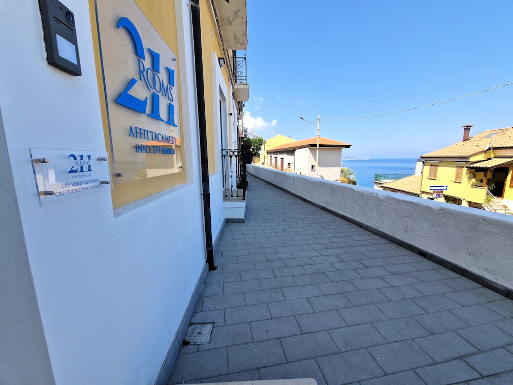 Al 211 Rooms