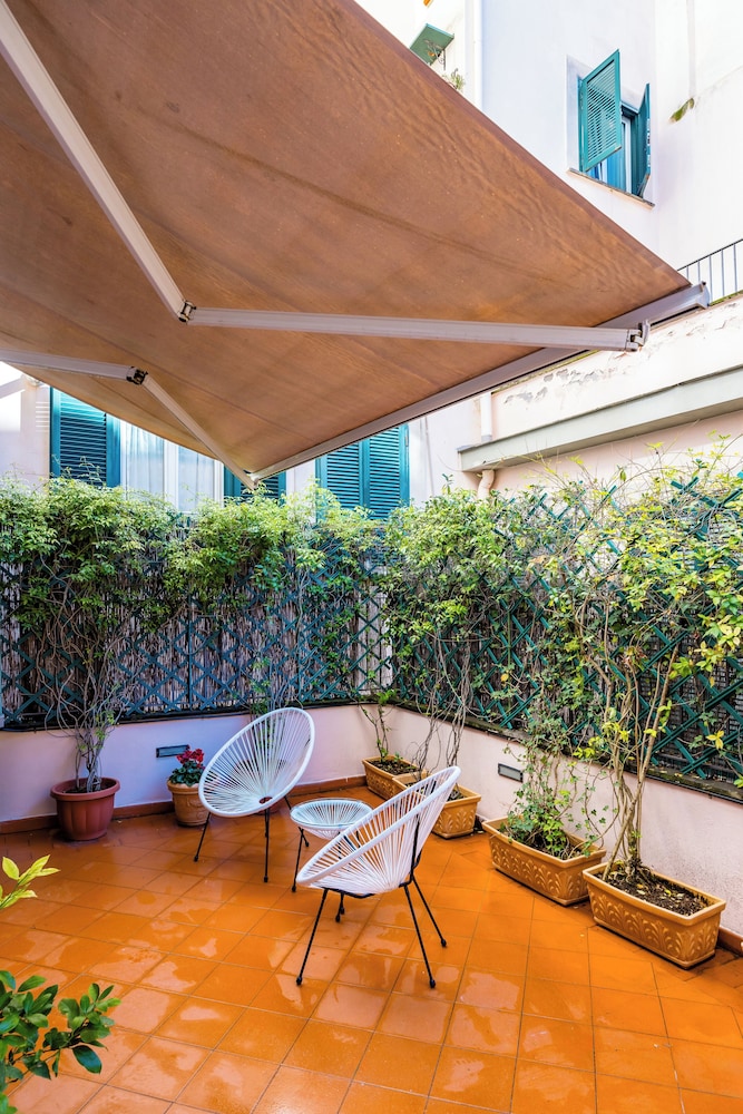 Materdei Beautiful Terrace by Napoliapartments