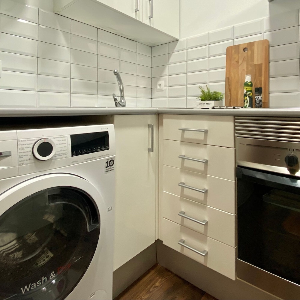Cosy Urban Oasis 1BD in Poble Sec By Myrentalhost