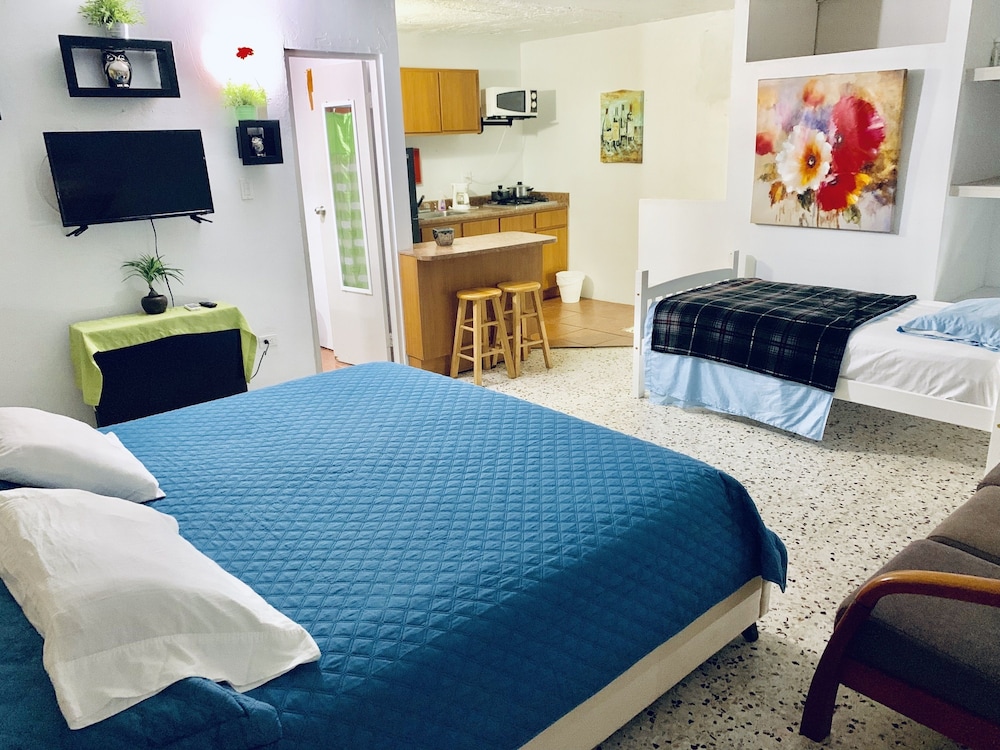 Atenas City Inn