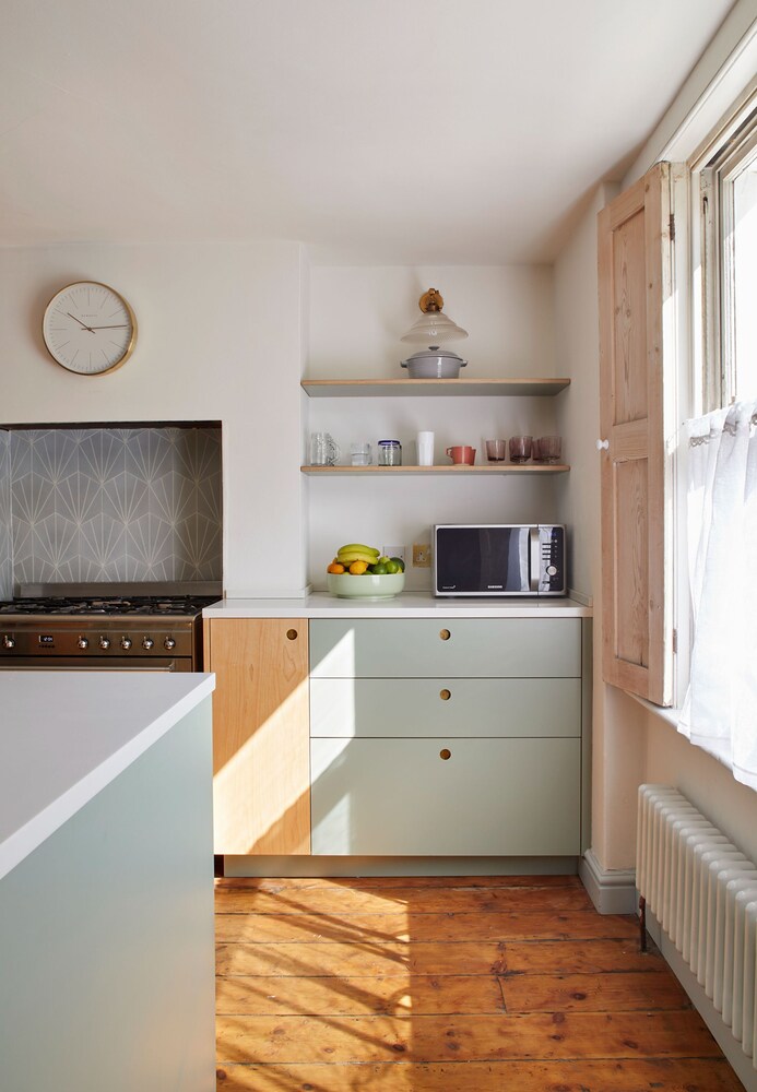 JOIVY Stylish 2-Bed House W/ Private Garden In Hackney