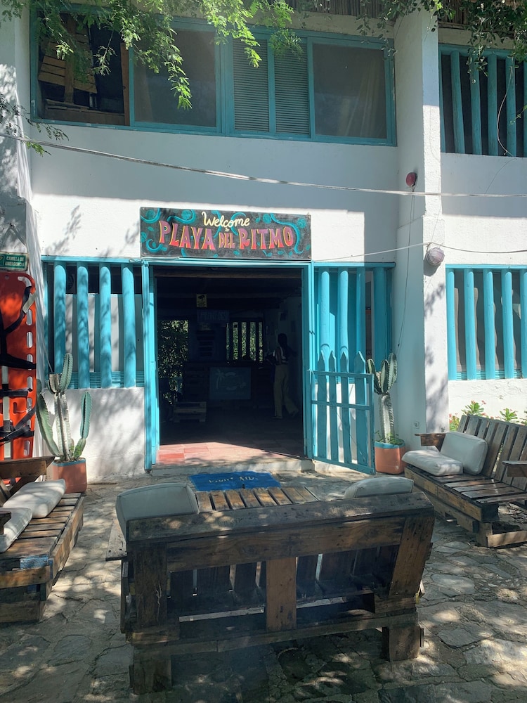 Playa del Ritmo Beach Hostel & Bar view 4