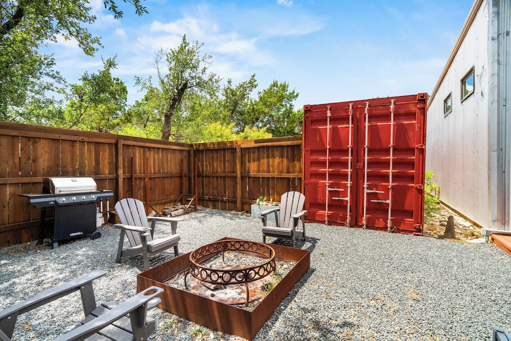Contemporary 3BR Country Gem Swim Spa Fire Pit