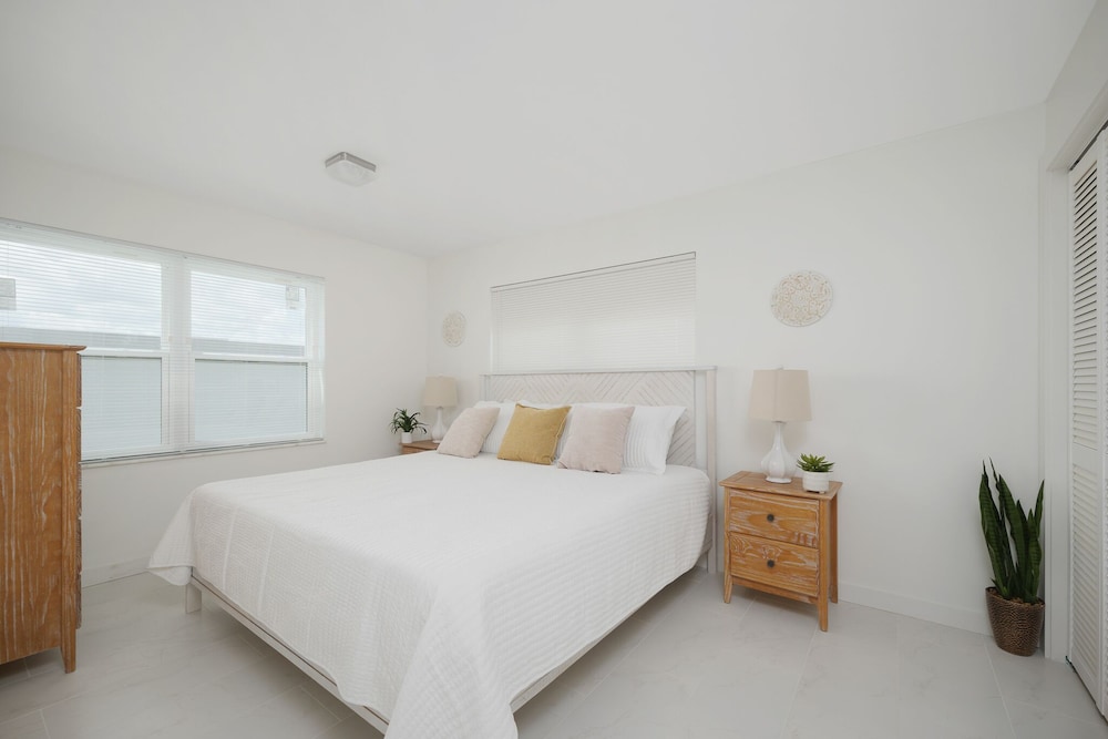 Surfside Six F, photo 31
