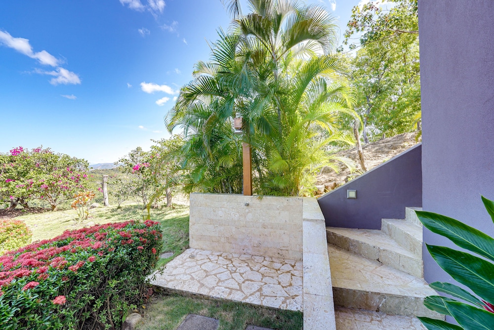 Luxury Home w/ Views & Infinity Pool: Near Beach!