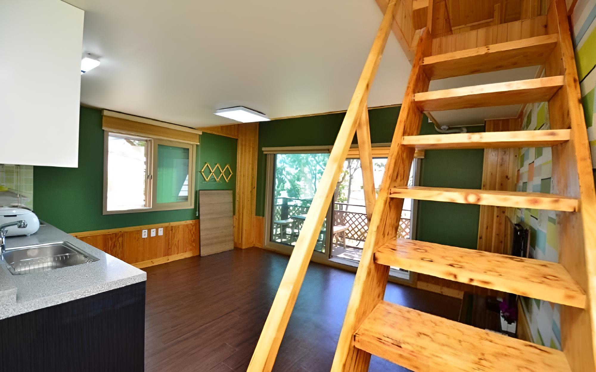 Daebudo Rainbow Pension view 3
