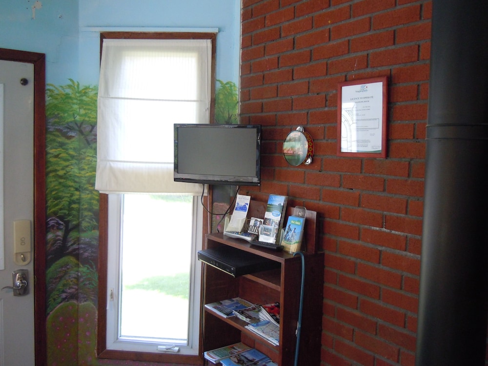 Glen Mhor Bed and Breakfast - Image 2