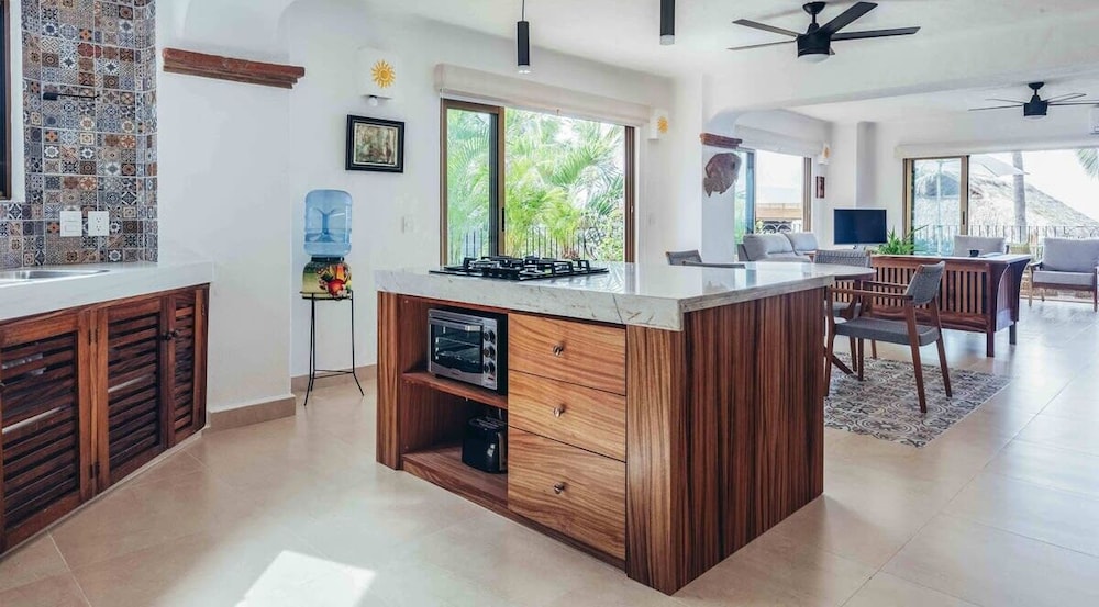 Ocean View 2Br Condo-balcony-beach-pool - 214