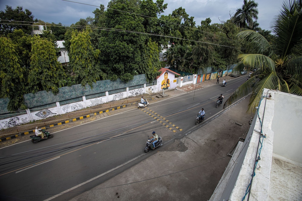 Sri Residency