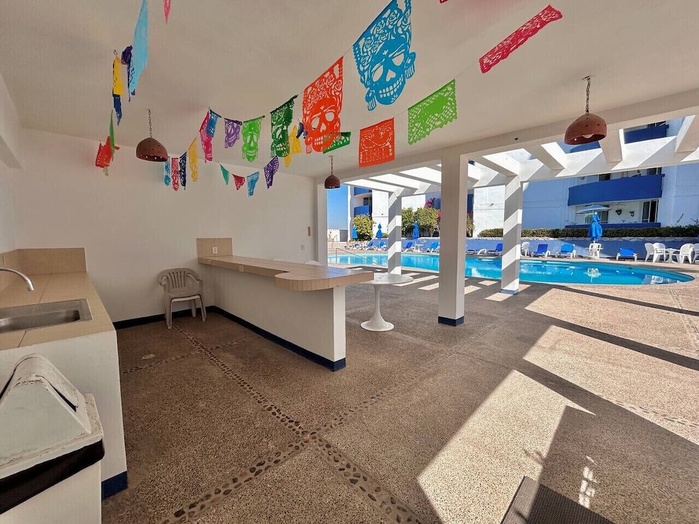 Yatch Apartments
