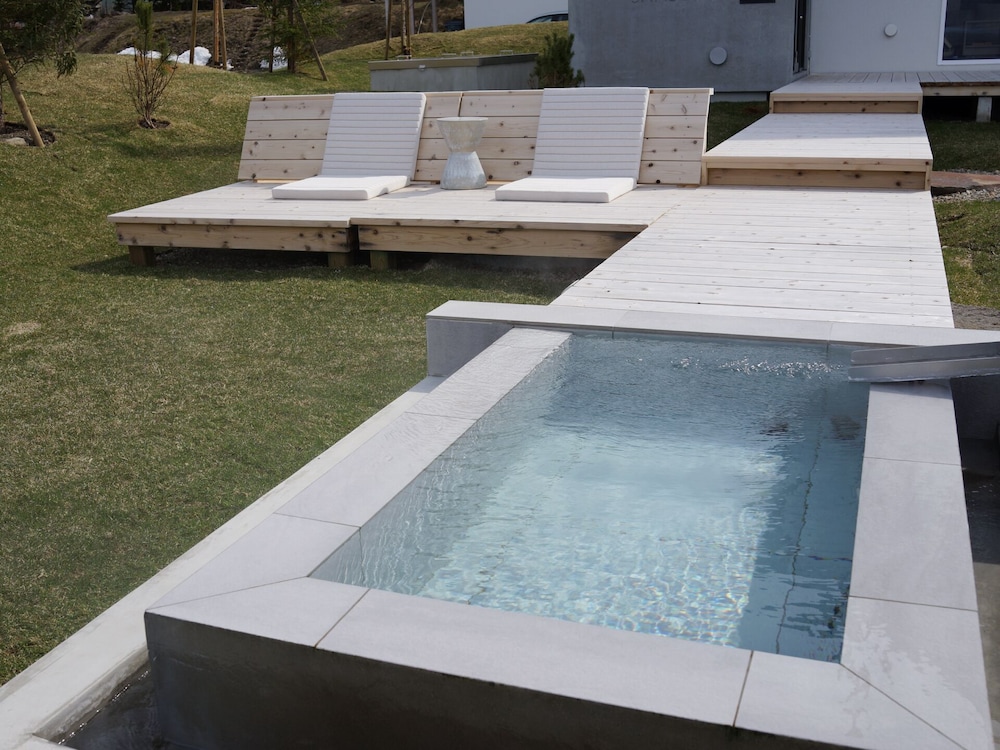 Sansui Lakeside Villa