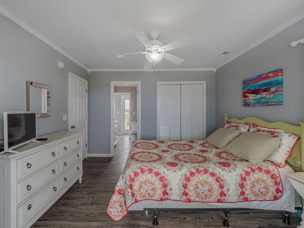 Pelican Palms by Topsail Realty