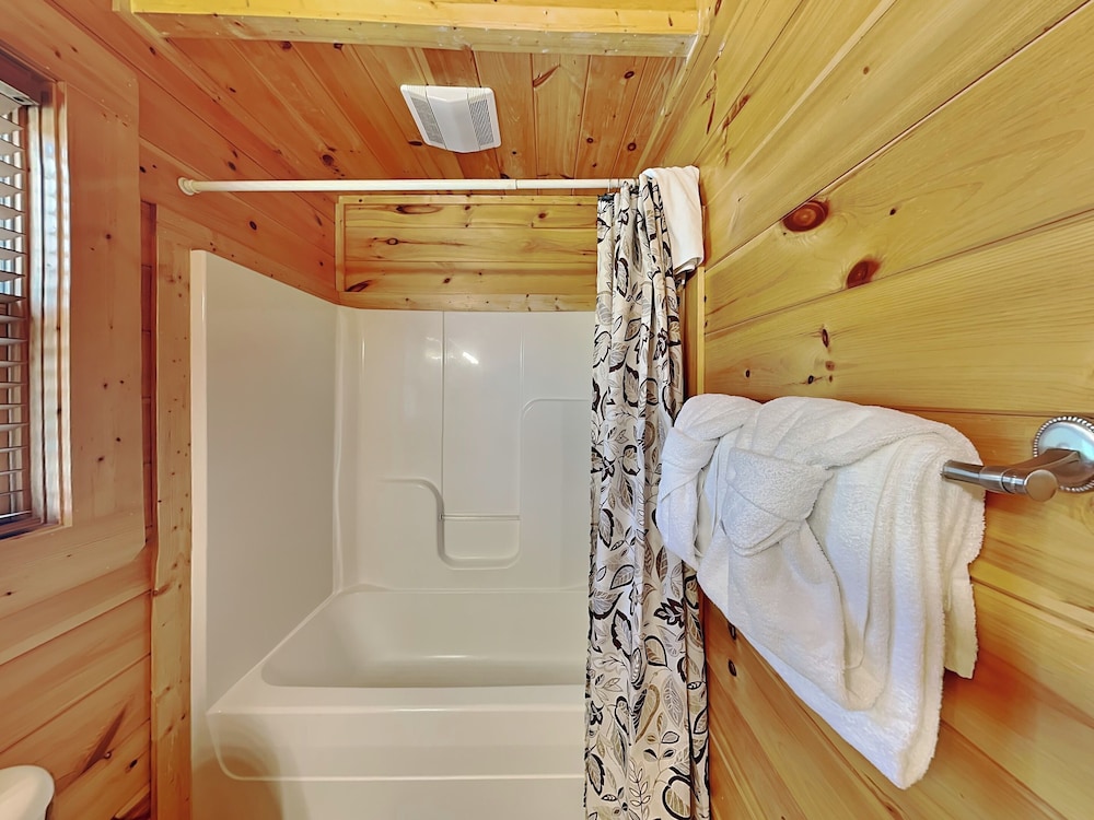 Serenity Peak by Jackson Mountain Rentals view 2