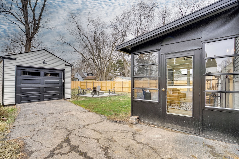 Screened Patio & Fire Pit: Modern Westerville Home