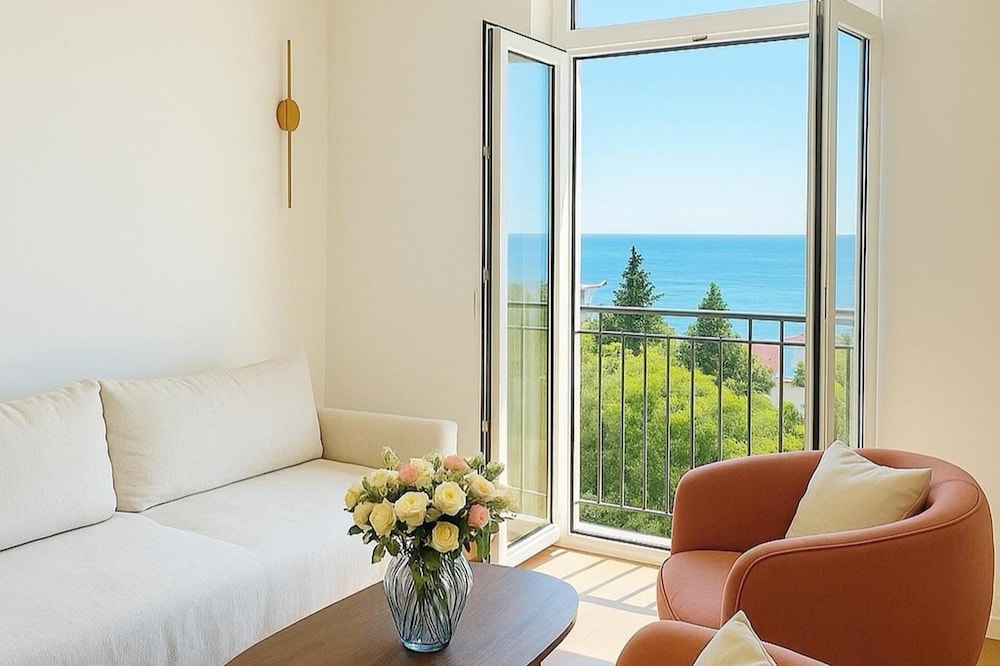 Sea View Apartment Rijeka-free Parking-6 People