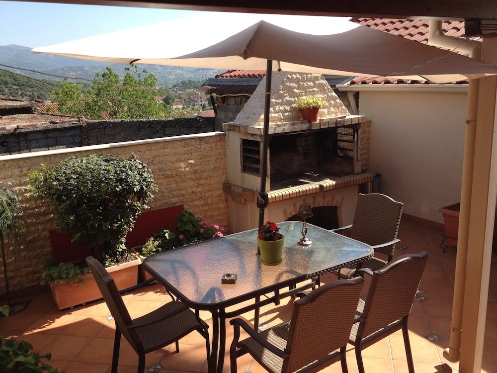 Luxury Family Villa near Meteora view 4