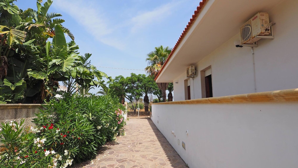 Villa Bellavista 8 Guests 3 Bedrooms by the sea