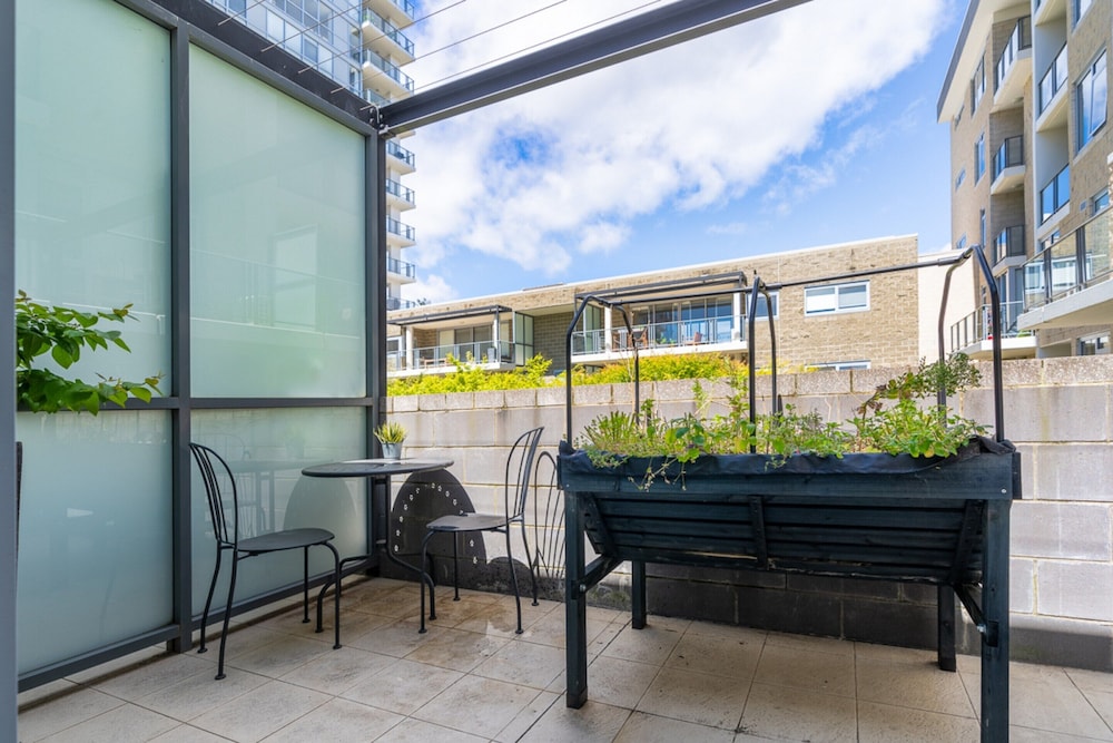 Modern Two-story City Pad With Pool,