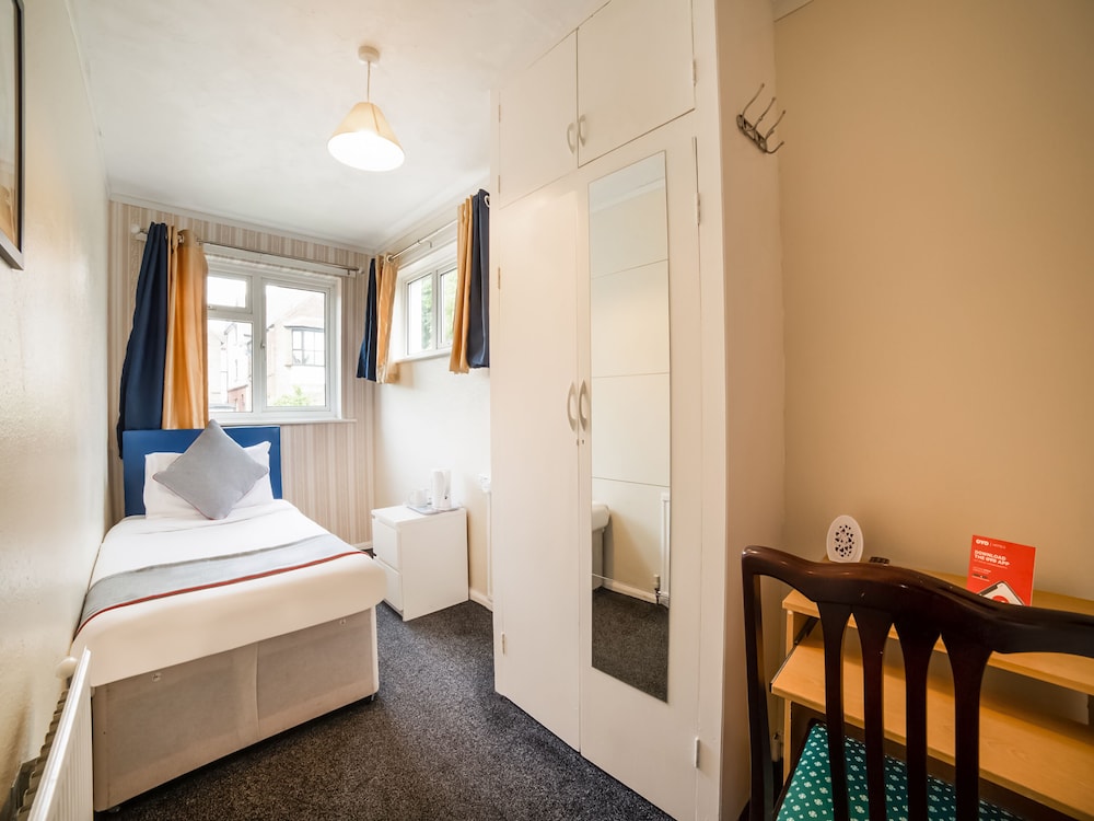 Devine Beach Hotel, Westcliff Southend-On-Sea