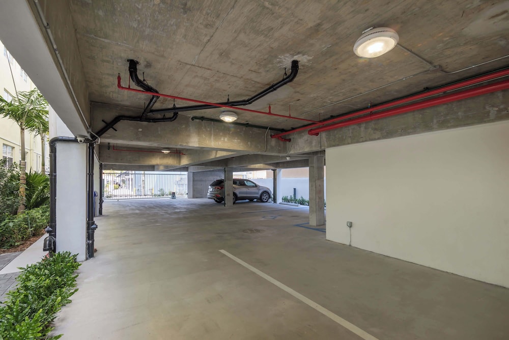 Modern South Beach 2 Bedroom Gem