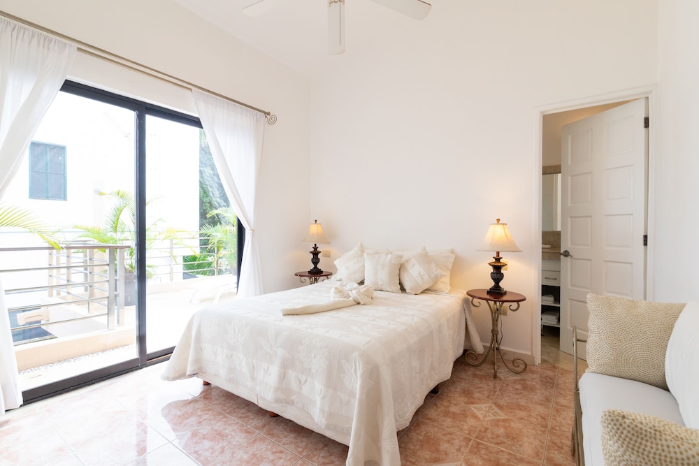 Condo Santuario by Playa Paradise