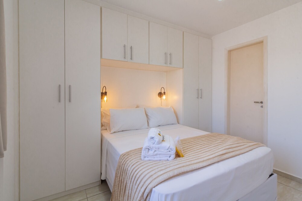 12 Minutes From Copacabana Beach Pl707