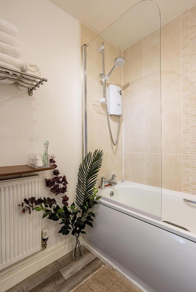 2-bed Apartment Sleeps 4 With Garden view 5