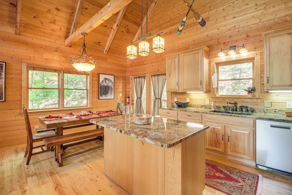 North Georgia Mountains Cabin w/ Beach Access
