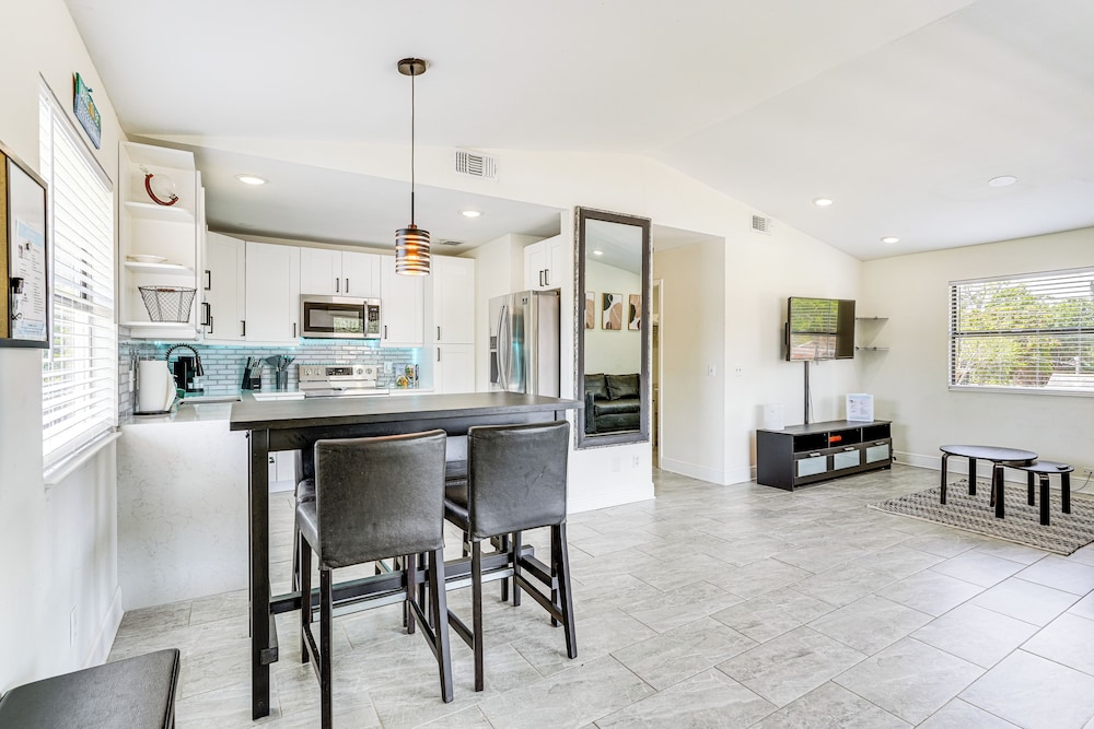 Near Airport & Sports Venues: Tampa Sanctuary!
