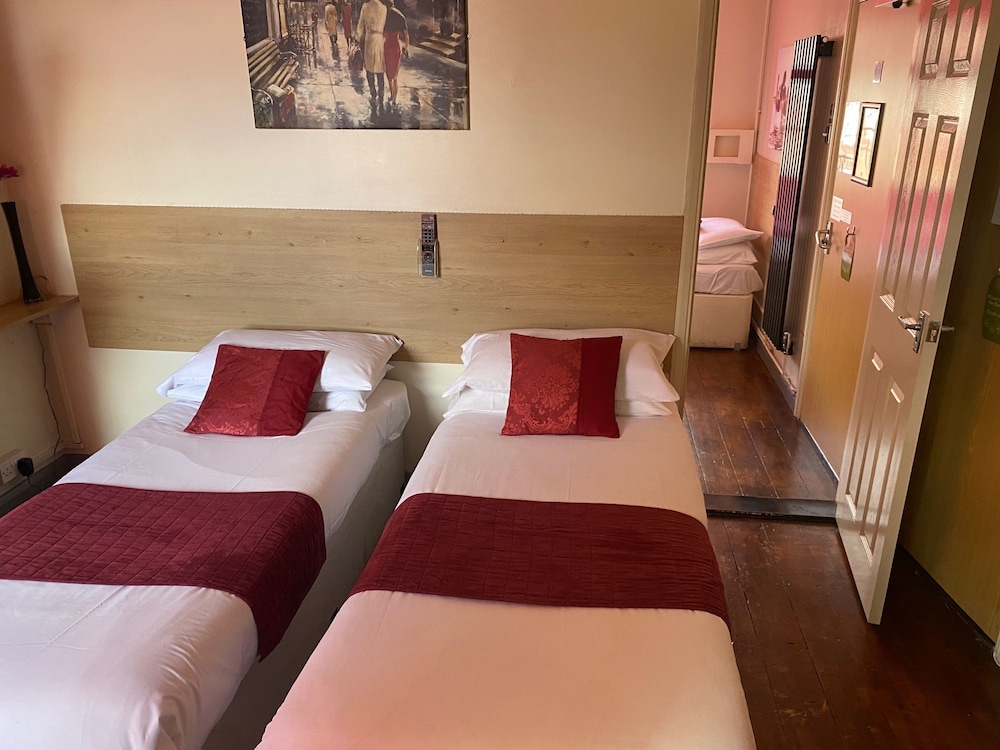 The Railway Sleeper Lodge view 3