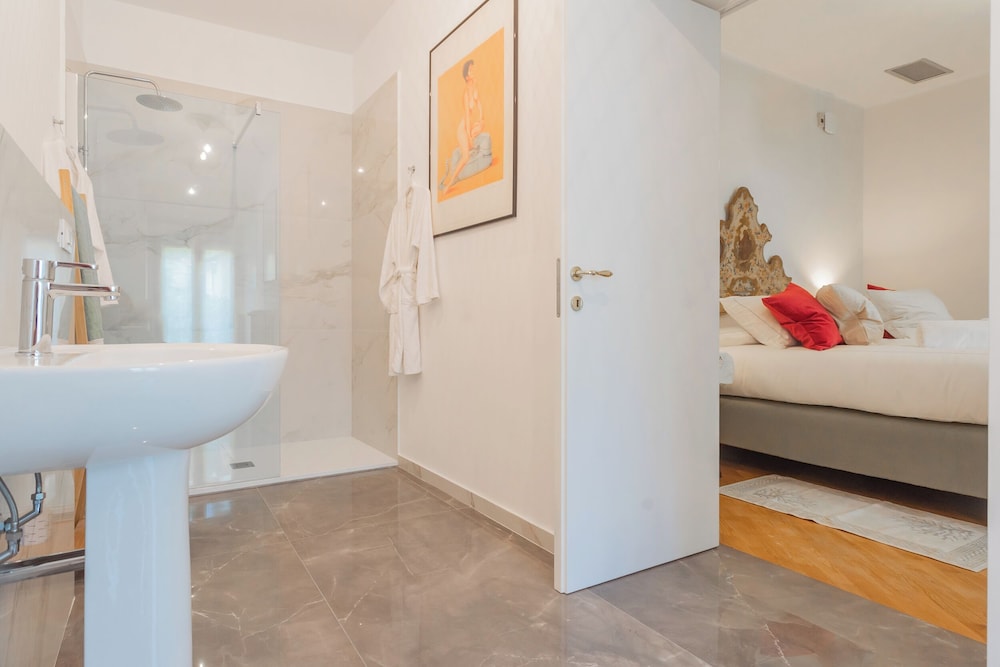 Luxury Apartments in Villa Cardinal Ciceri by Rent all Como