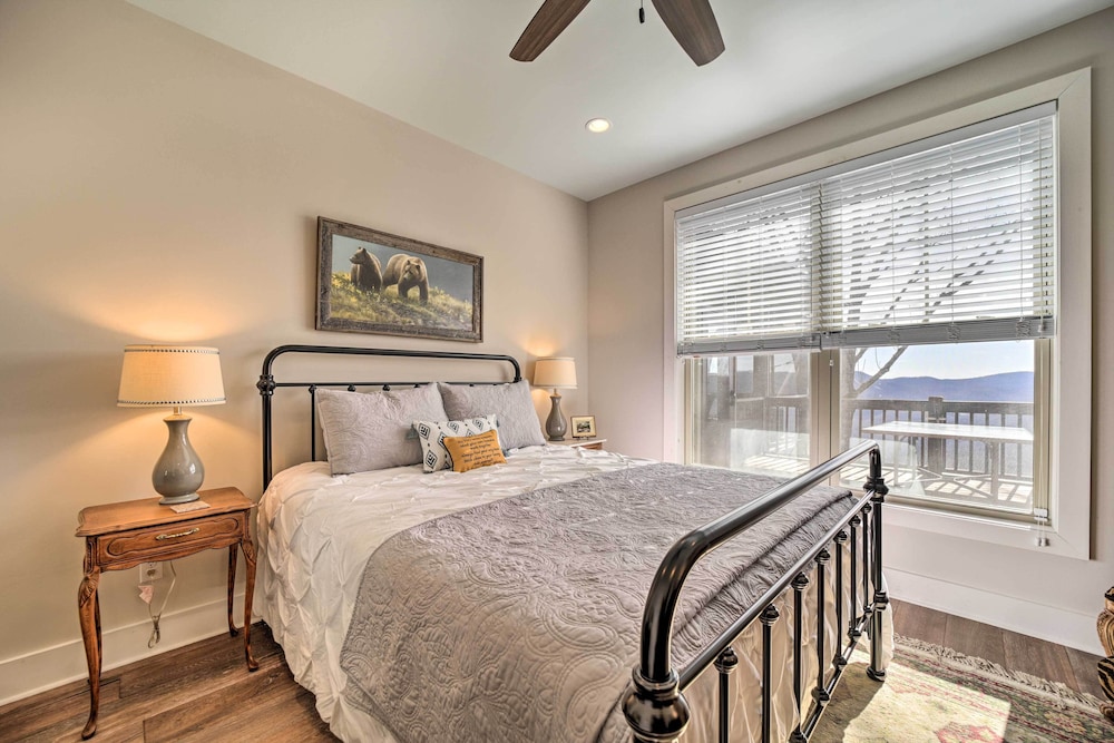On 22 Acres: Cullowhee Craftsman Home w/ Mtn Views