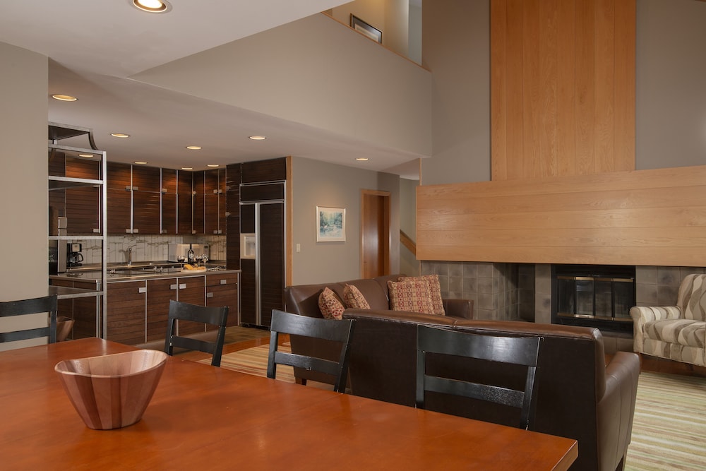 The Mountain Top Inn & Resort