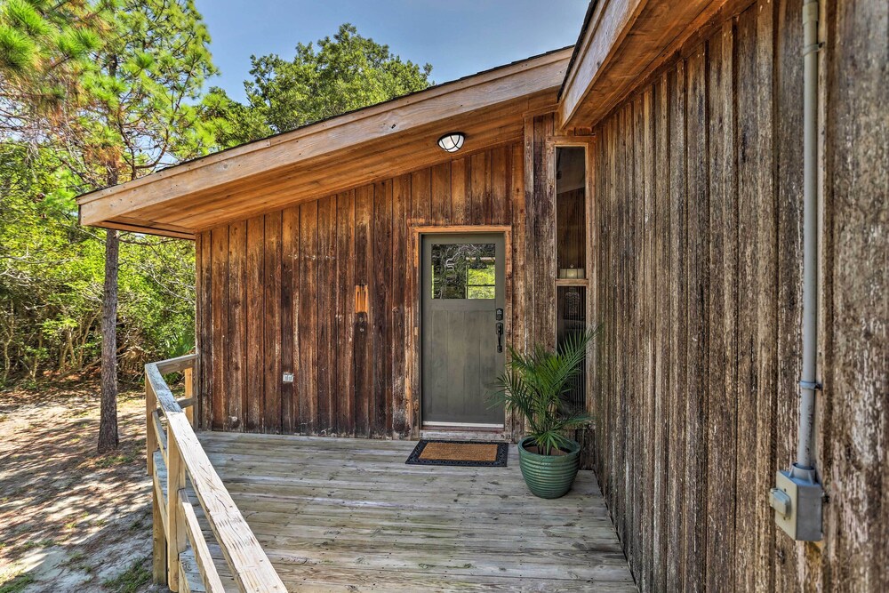 Outer Banks Island Cottage - 1 Mi to Frisco Beach!