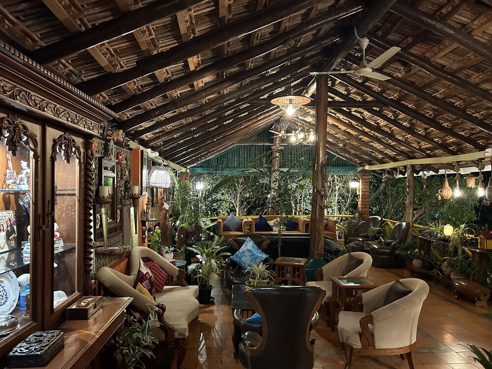 Family Managed Charming Lodge Near Mysore , India view 3