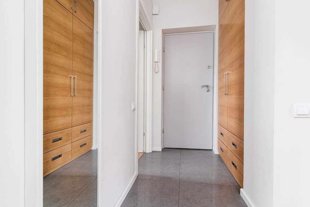 Teatr Wielki 2-Bedroom Apartment view 2