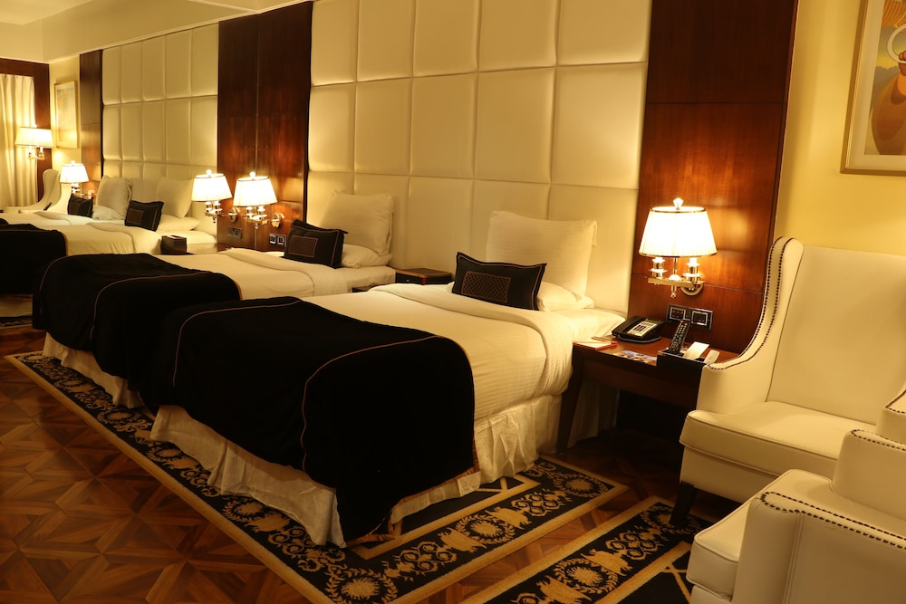 Della Resorts