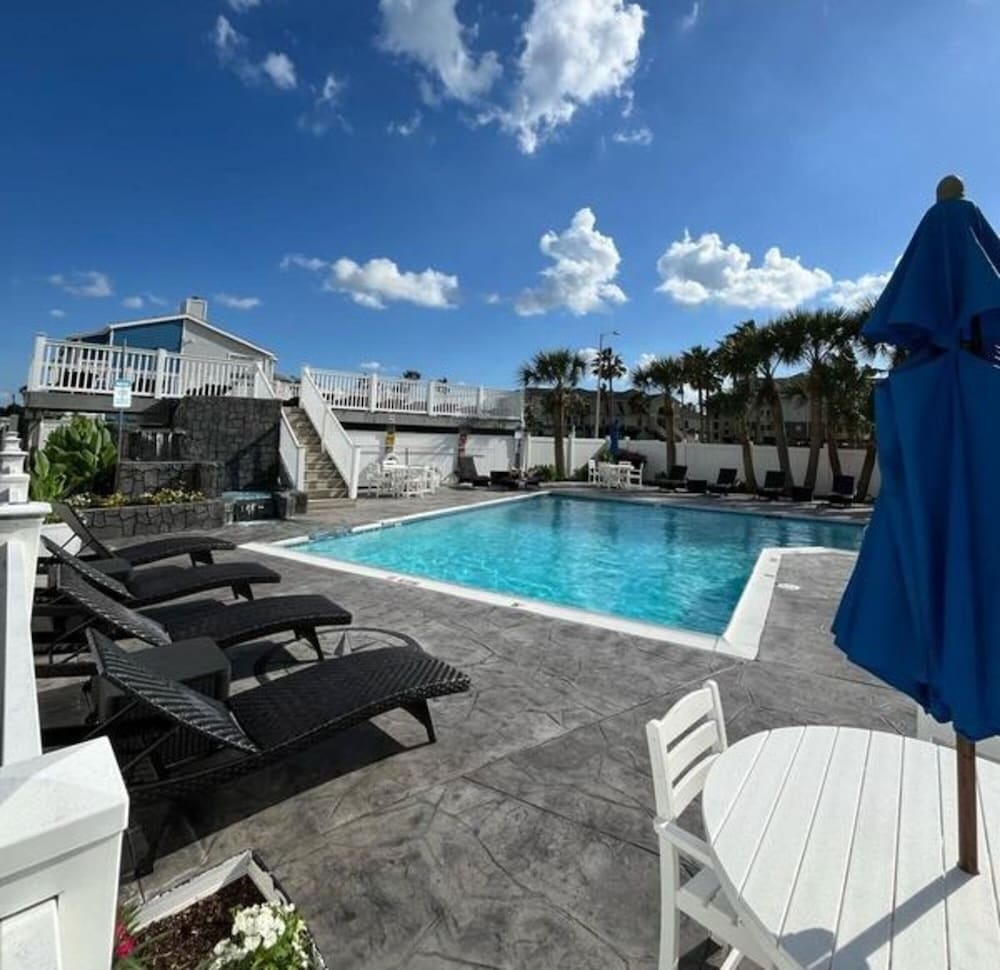 Cove View Condominiums