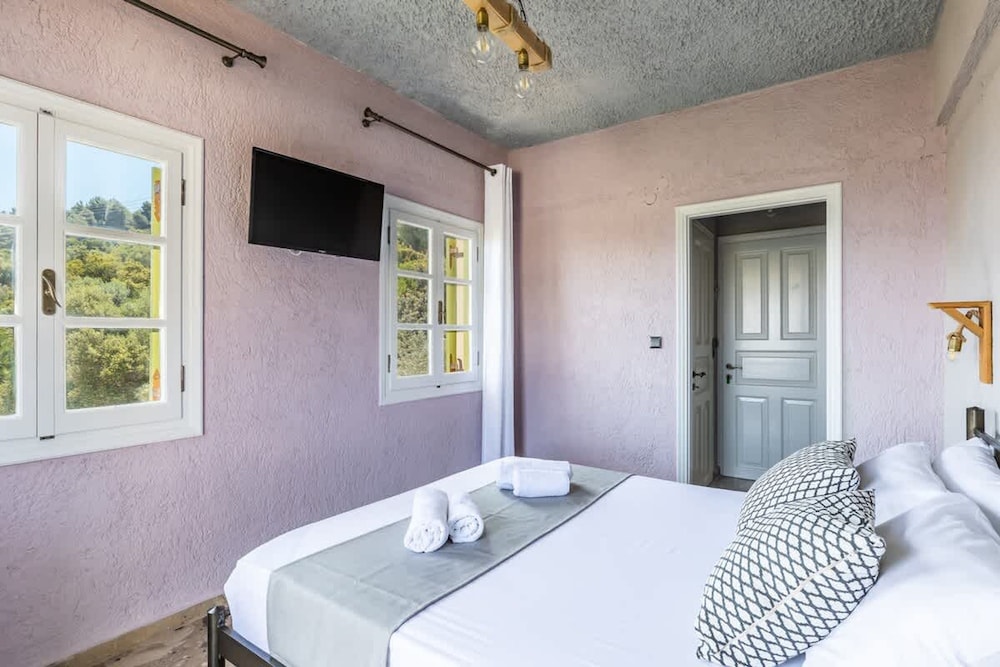 Persephone Seaview Room - Ariadne Skopelos Getaway