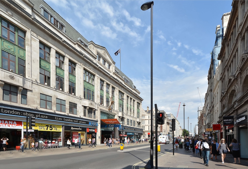 Oxford Street Apartments