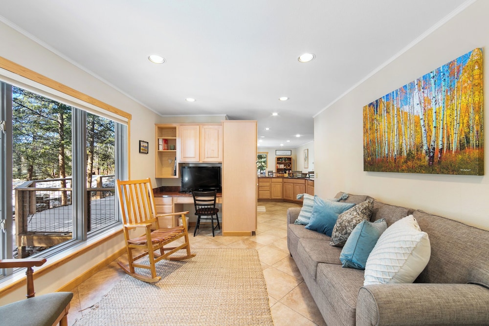11 Appaloosa Court